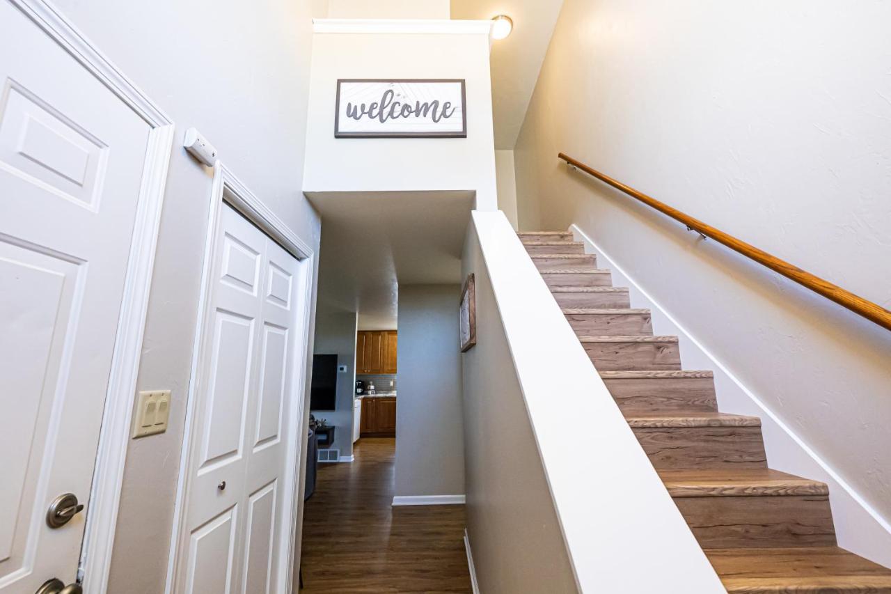Serene 3 Bedroom Home, Nrm, Wi-Fi, Parking, Queen Bed De Pere ภายนอก รูปภาพ