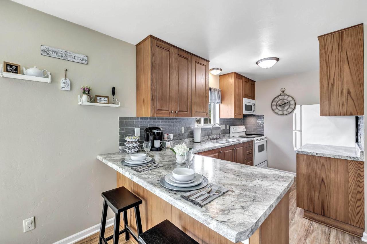 Serene 3 Bedroom Home, Nrm, Wi-Fi, Parking, Queen Bed De Pere ภายนอก รูปภาพ